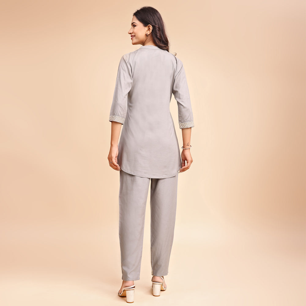 Coordinated set – includes a relaxed-fit top & matching pants