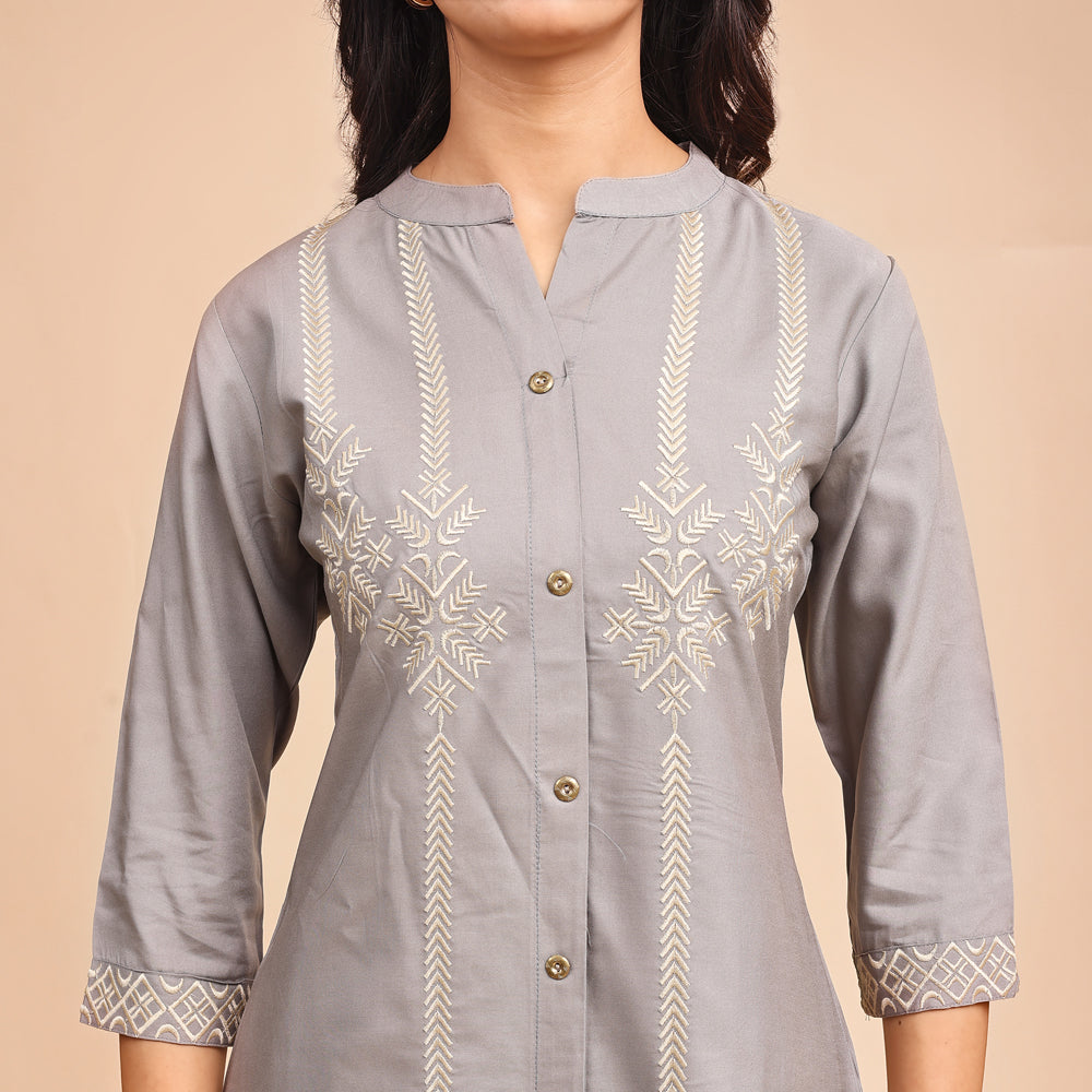 Coordinated set – includes a relaxed-fit top & matching pants