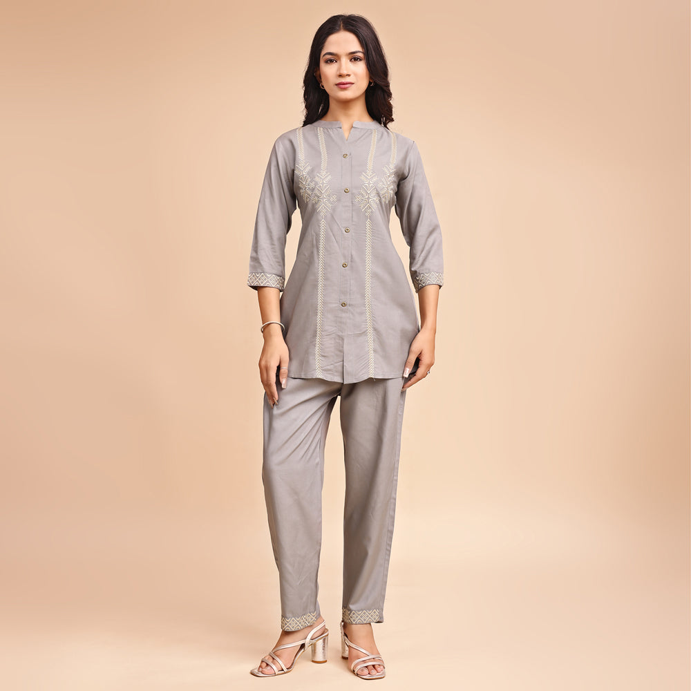 Coordinated set – includes a relaxed-fit top & matching pants