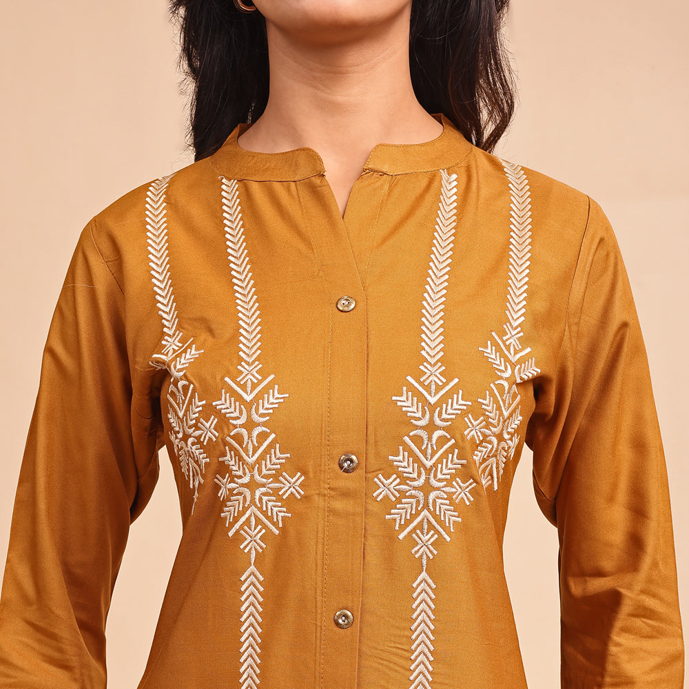 Coordinated set – includes a relaxed-fit top & matching pants