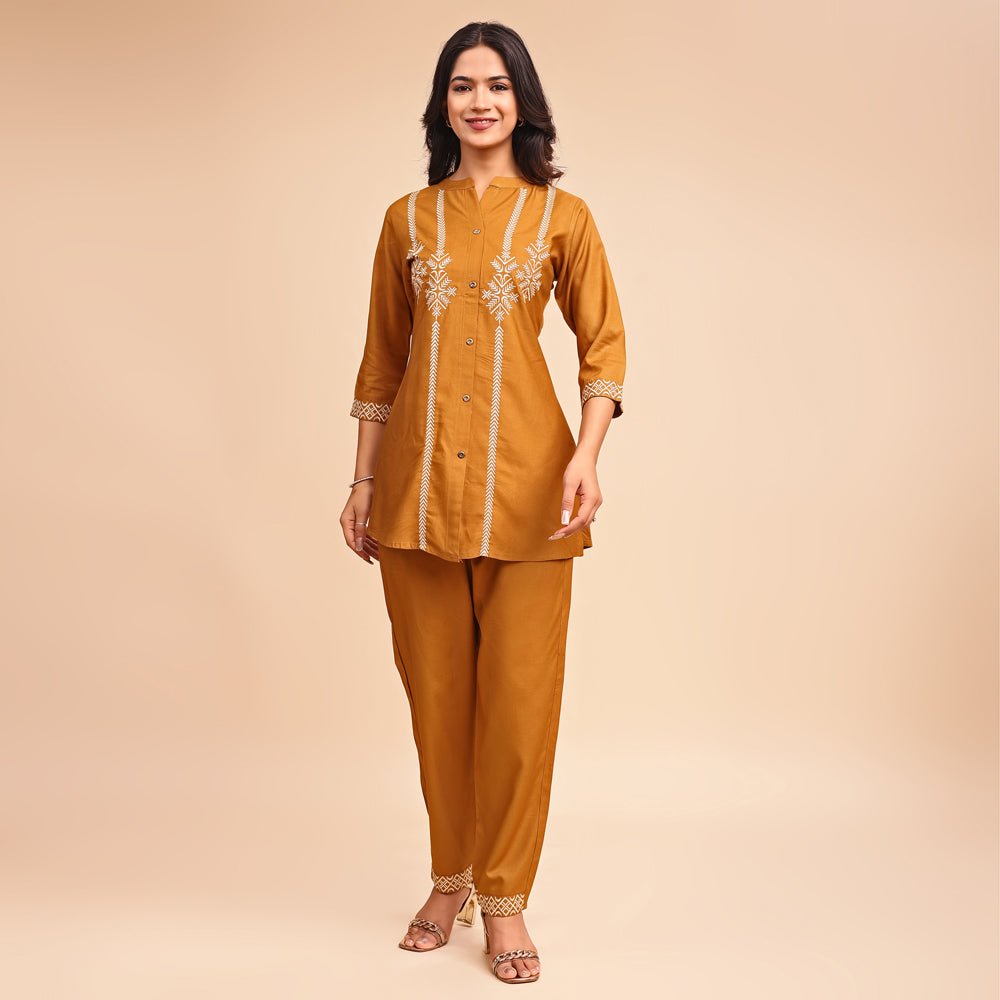 Coordinated set – includes a relaxed-fit top & matching pants