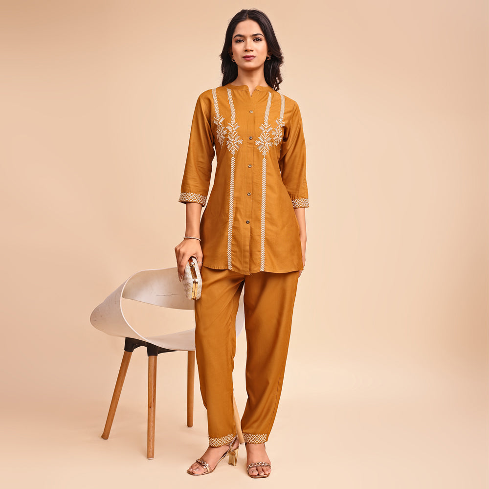 Coordinated set – includes a relaxed-fit top & matching pants