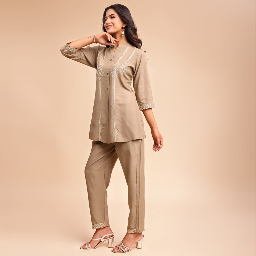 Coordinated set – includes a relaxed-fit top & matching pants