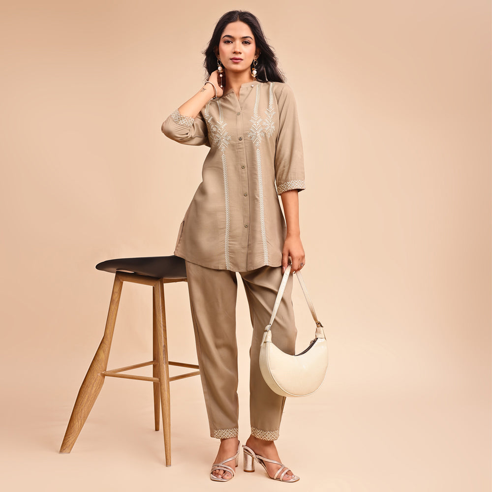 Coordinated set – includes a relaxed-fit top & matching pants