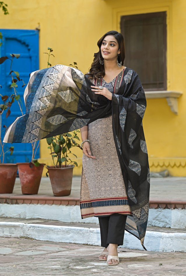 STRAIGHT KURTI SET WITH PRINTED DUPATTA