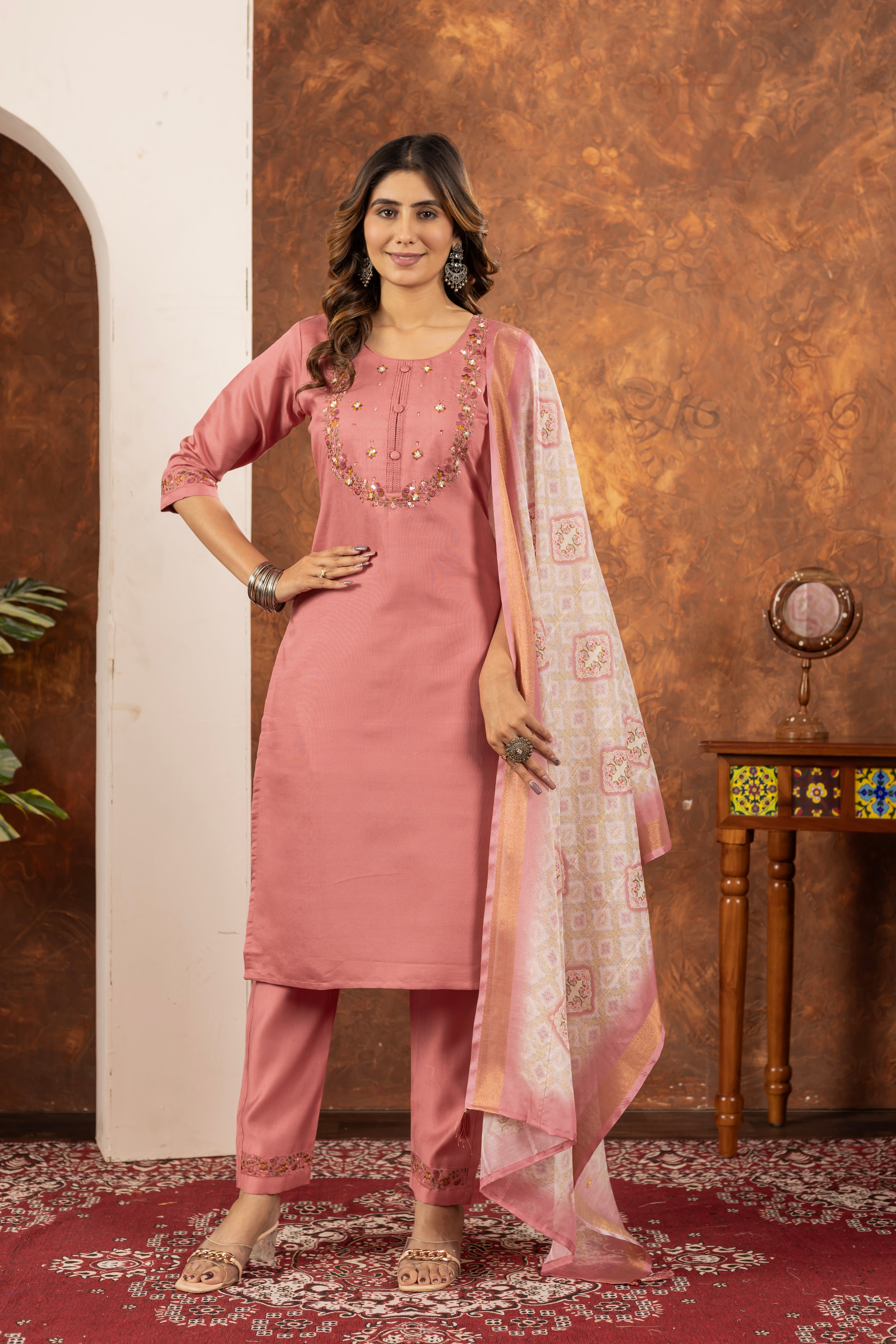 Elegant Women's Kurta Pant Set