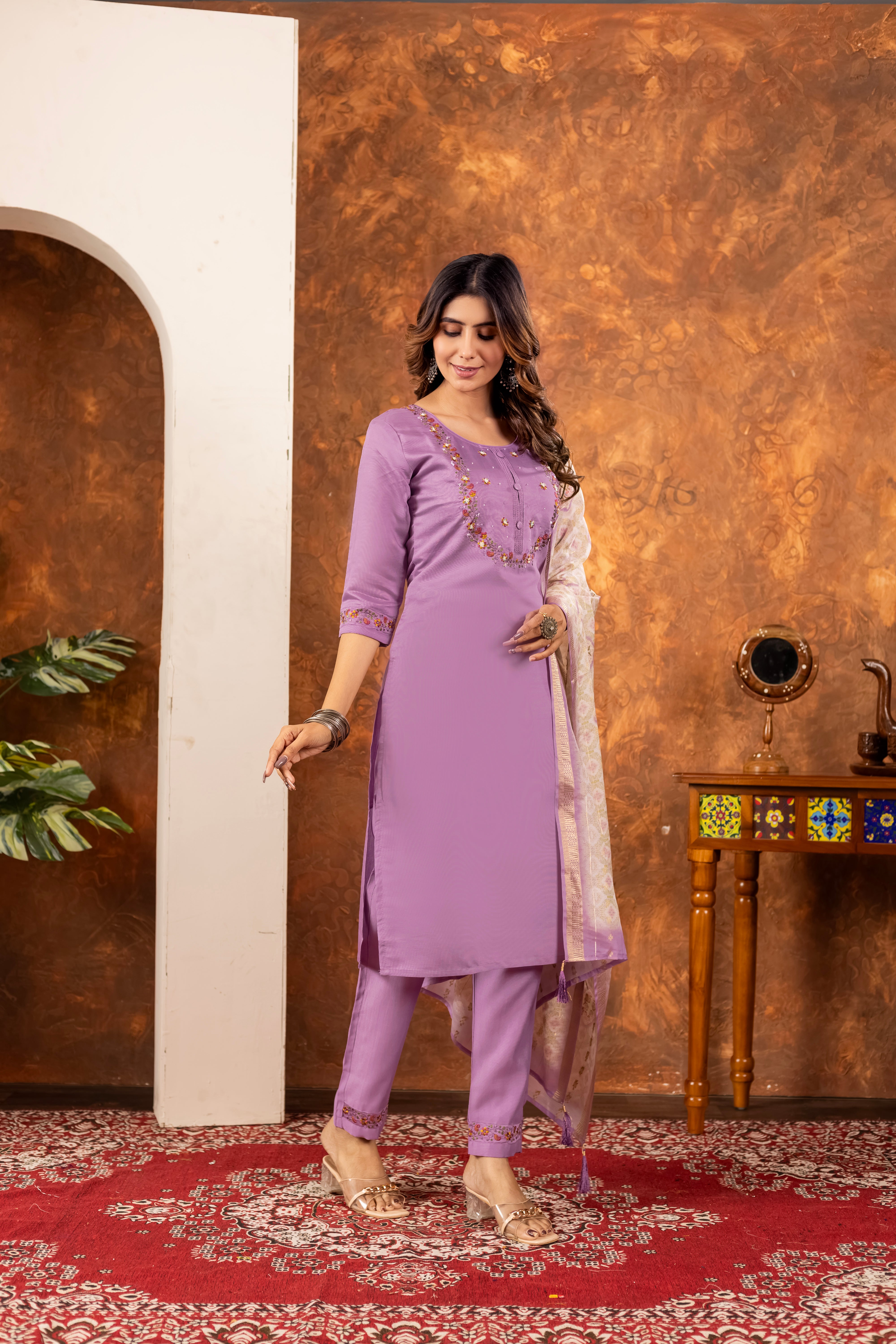 Elegant Women's Kurta Pant Set