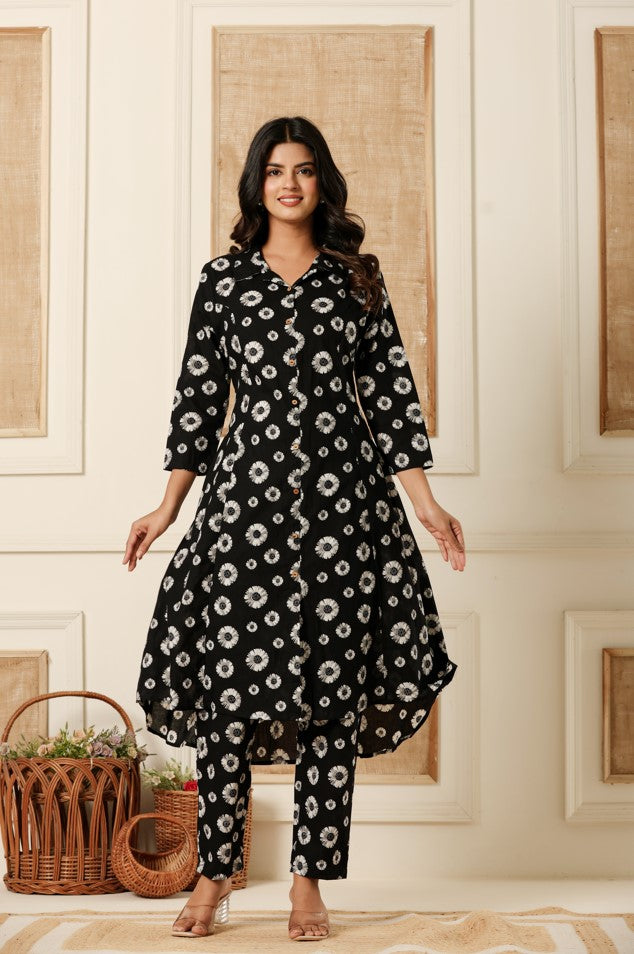 FLARED KURTA WITH POCKETS AND MATCHING PANT