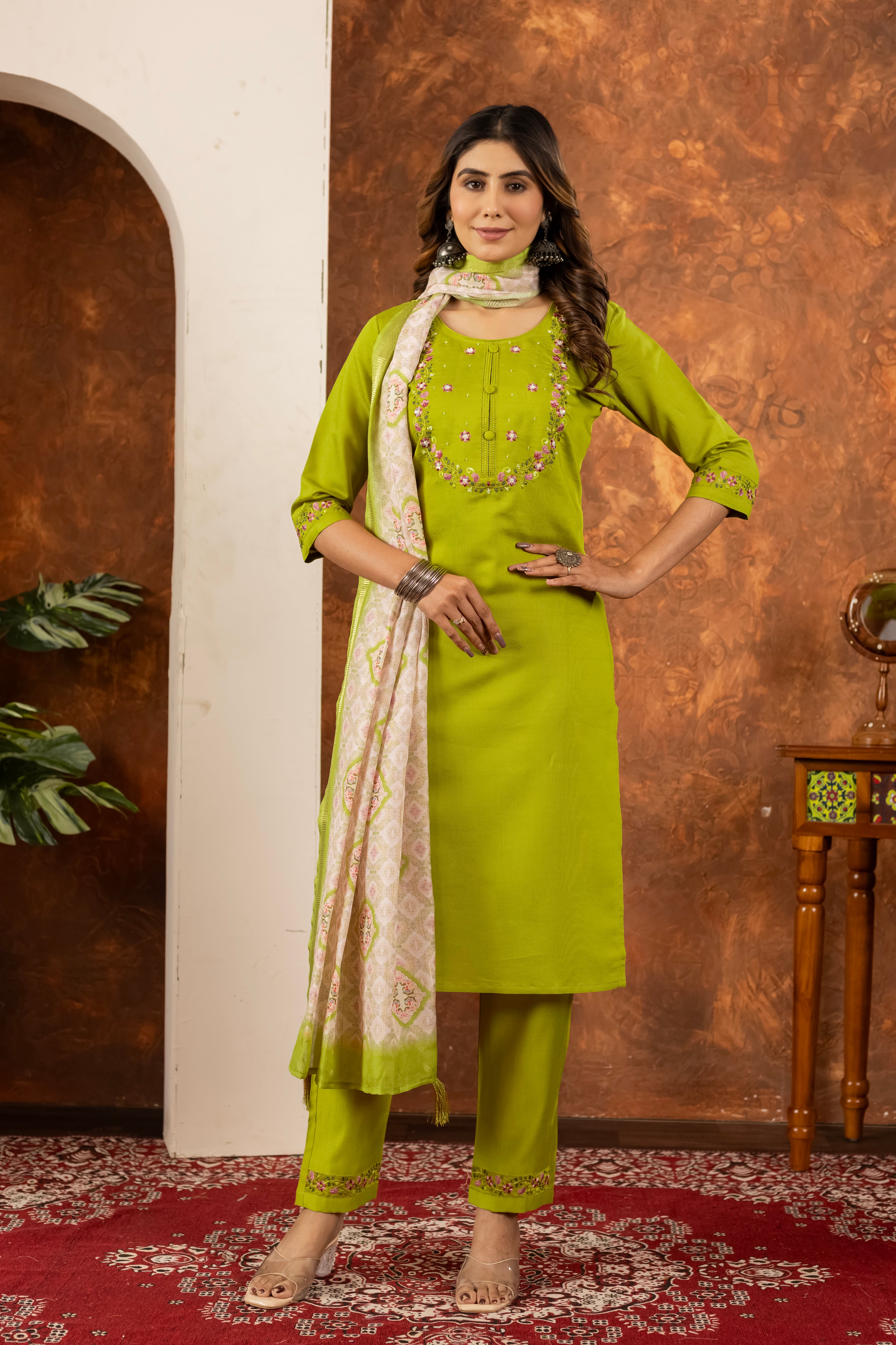 Elegant Women's Kurta Pant Set