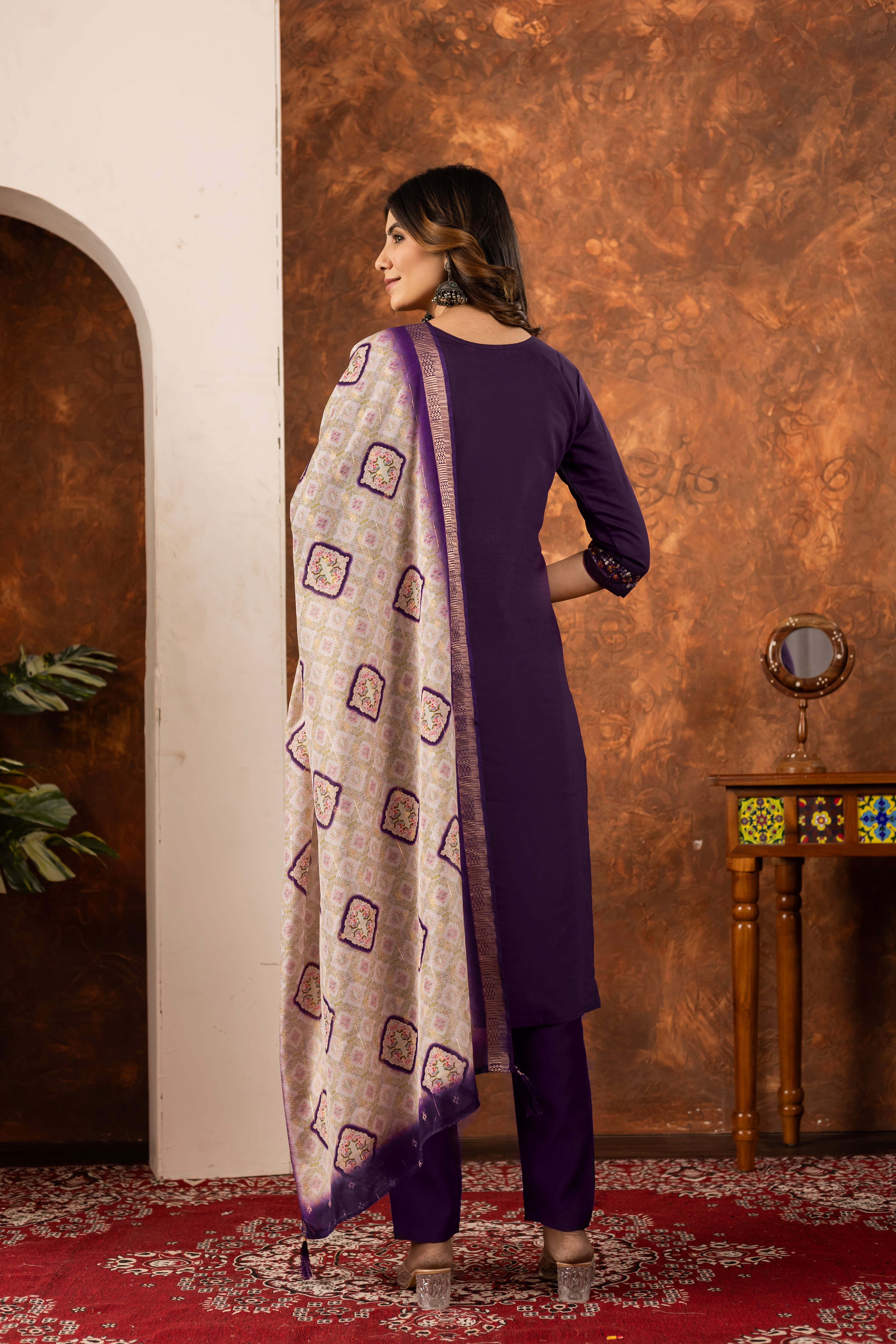 Elegant Women's Kurta Pant Set