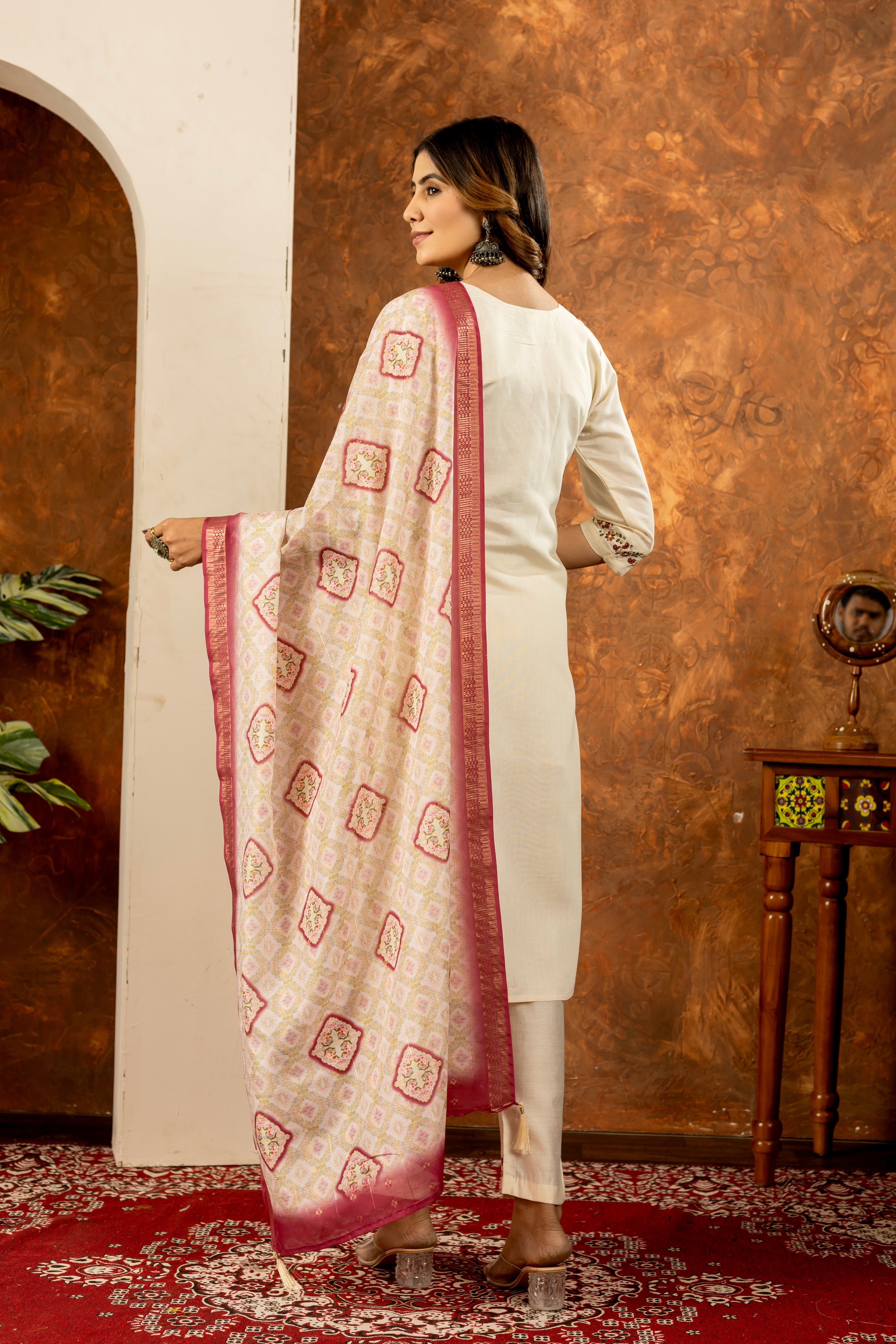 Elegant Women's Kurta Pant Set