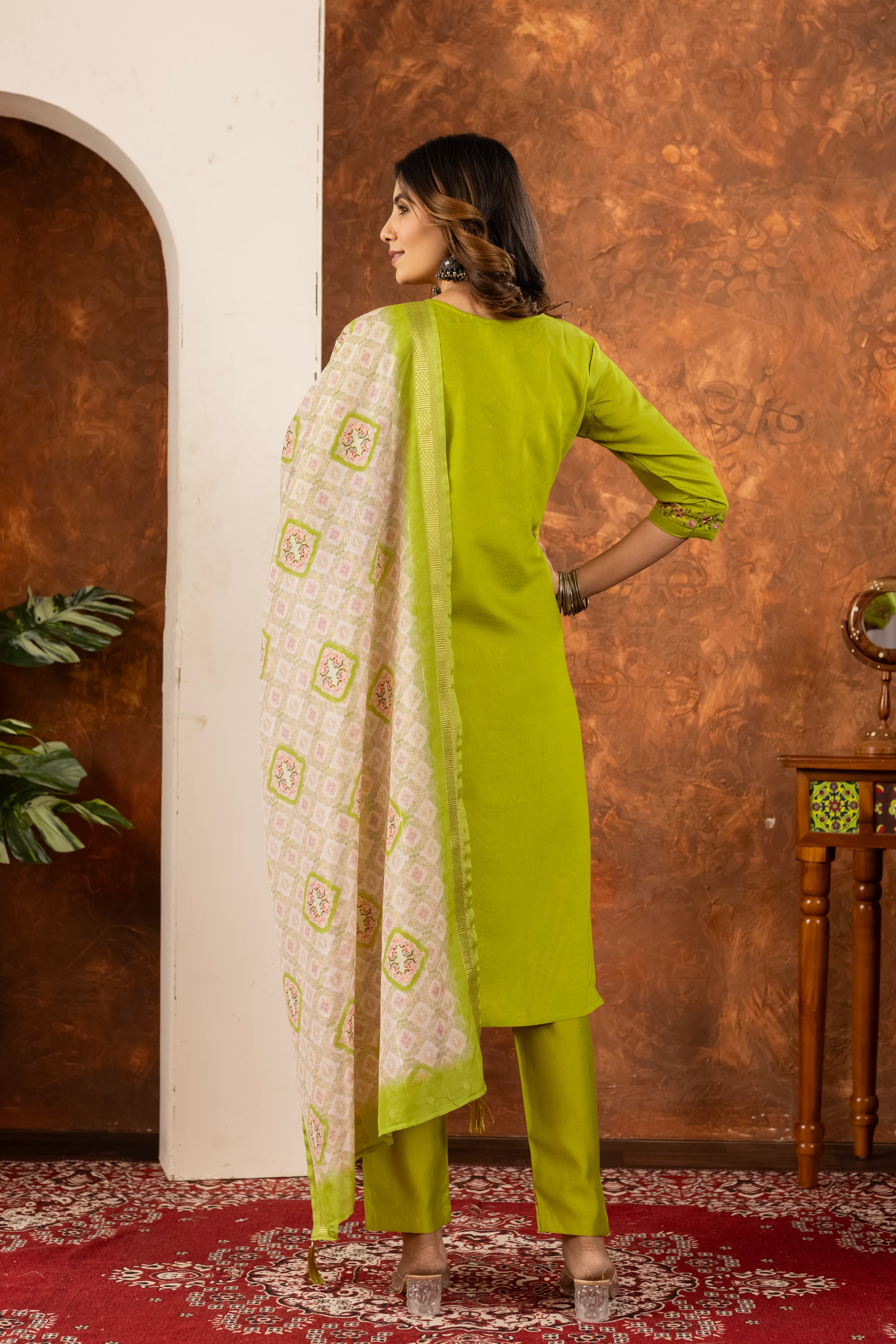 Elegant Women's Kurta Pant Set