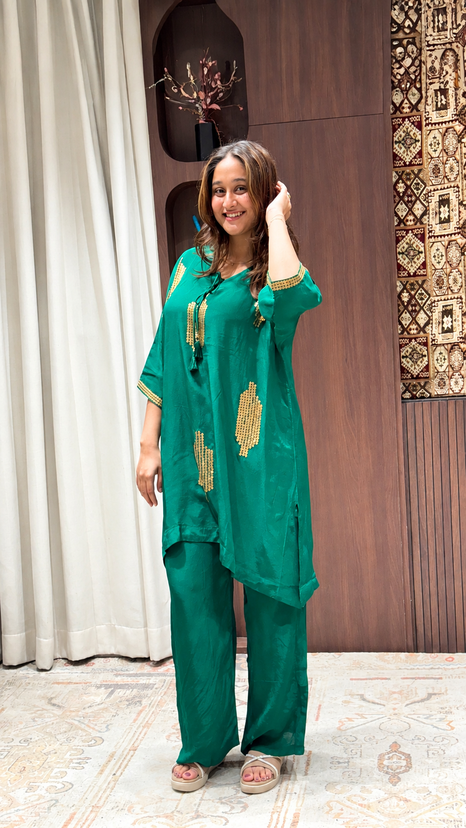 Elegant Emerald Green Embroidered Kurta Pant Set