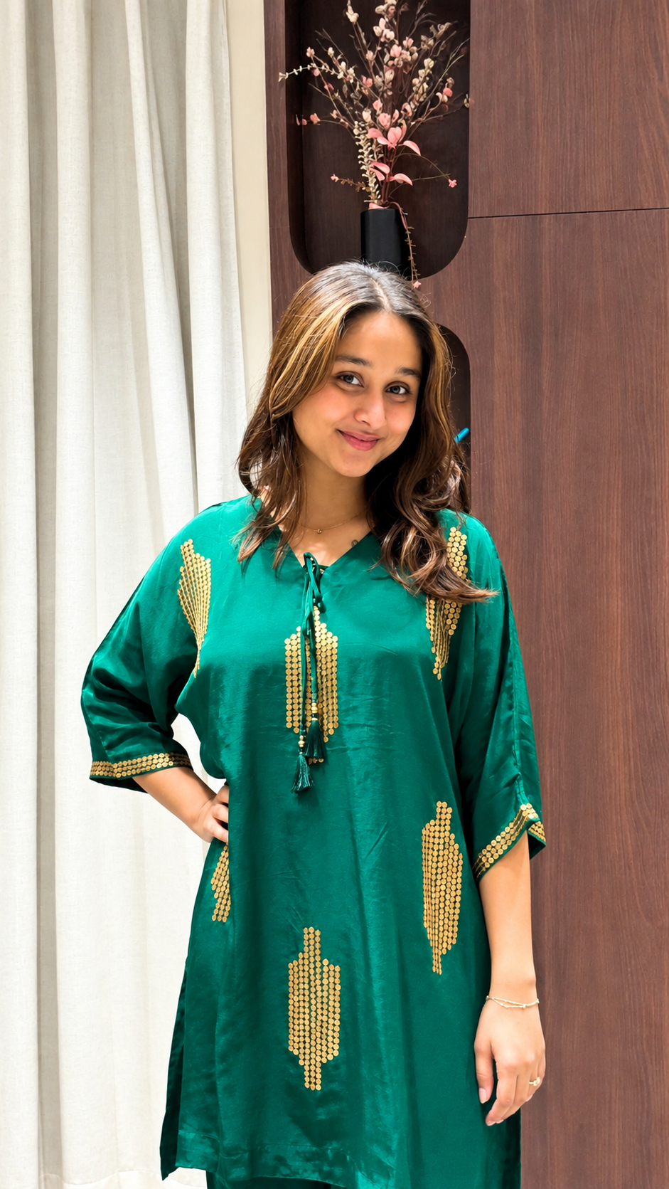 Elegant Emerald Green Embroidered Kurta Pant Set