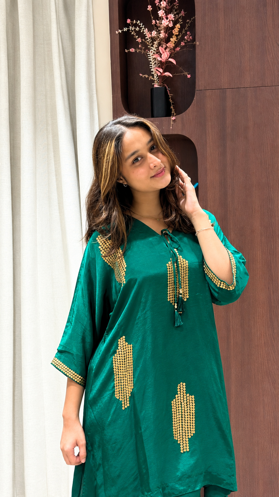 Elegant Emerald Green Embroidered Kurta Pant Set