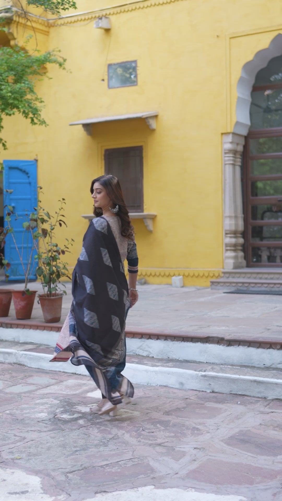 STRAIGHT KURTI SET WITH PRINTED DUPATTA